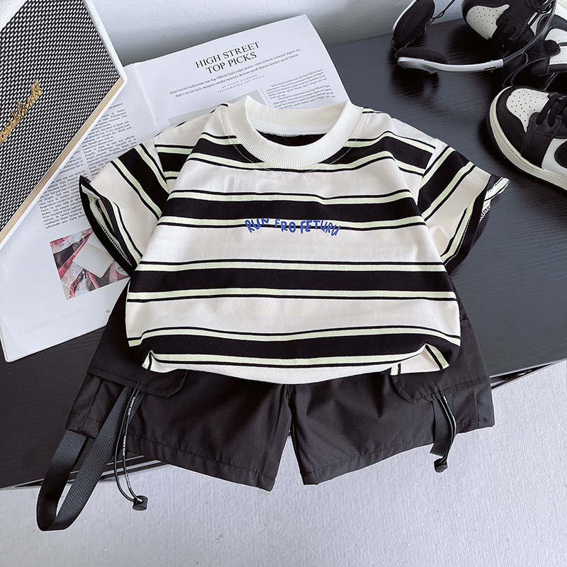 Korean boys' summer set 2025 New style Cool Baby short-sleeved children's T-shirt and work pants two-piece set Specification drawing