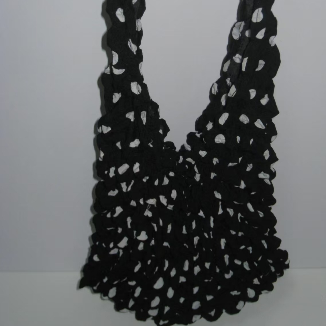 Popular Japanese and Korean pineapple bags, bubble bags, fashionable women's bags, multi-functional hand-held crossbody bags, casual leather goods and luggage, women's versatile and trendy new products detail image 7