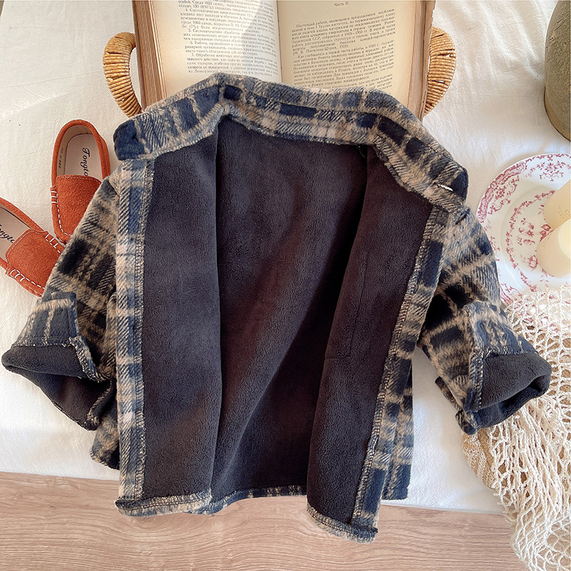 New autumn and winter children's American retro brushed plaid shirts with fleece pockets and fleece jackets for boys and girls Application Scenario