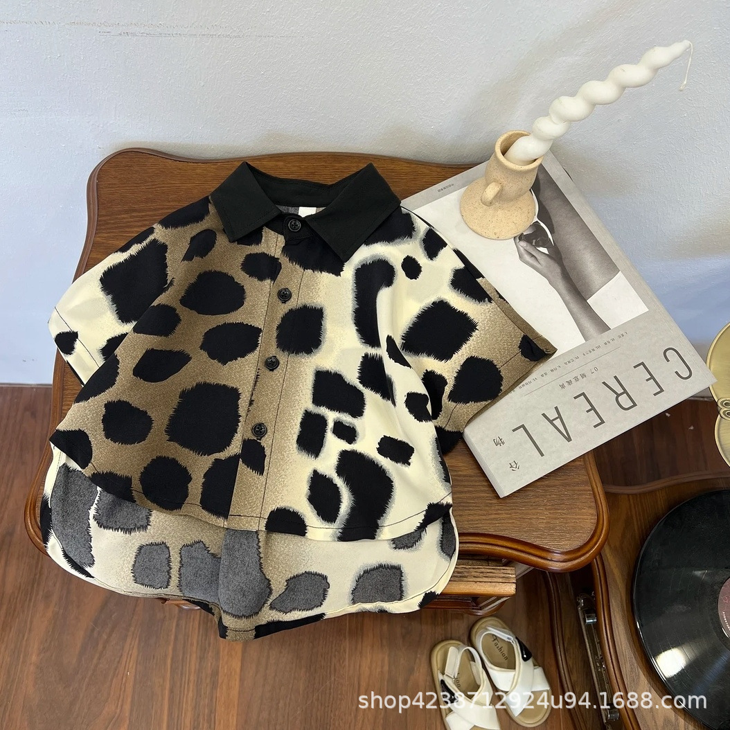 A two-piece children's set of summer trendy gradient leopard print shirts for boys, a cool and stylish summer streetwear for babies details Picture