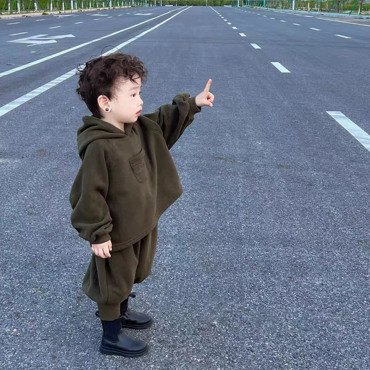 Boys' Fleece Set 2023 New Stylish and Cool autumn and winter collection for little kids with polar fleece two-piece baby clothes details Picture