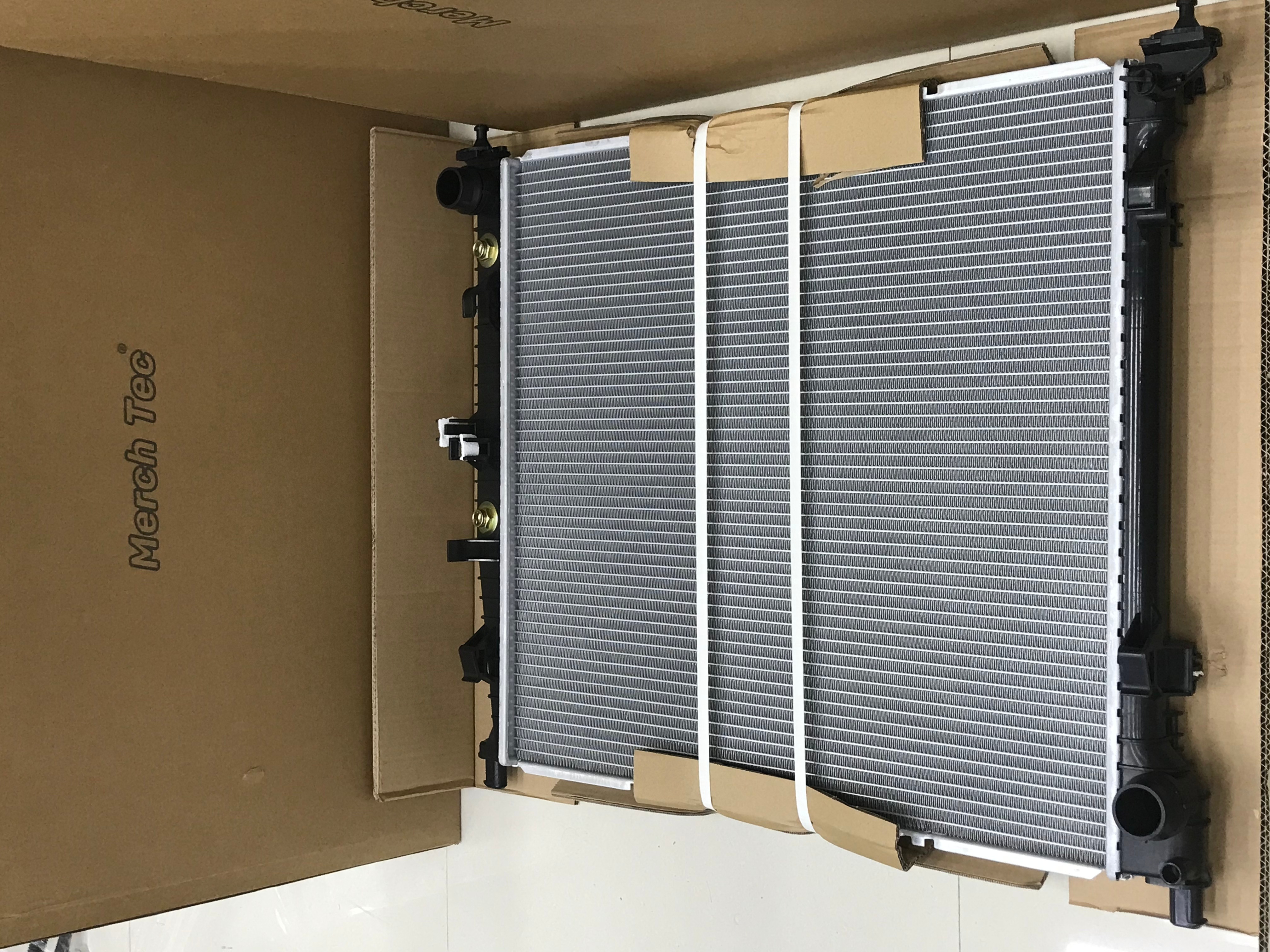 Factory direct sales of high-quality universal automotive radiators Factory direct sales of high-quality universal automotive radiators