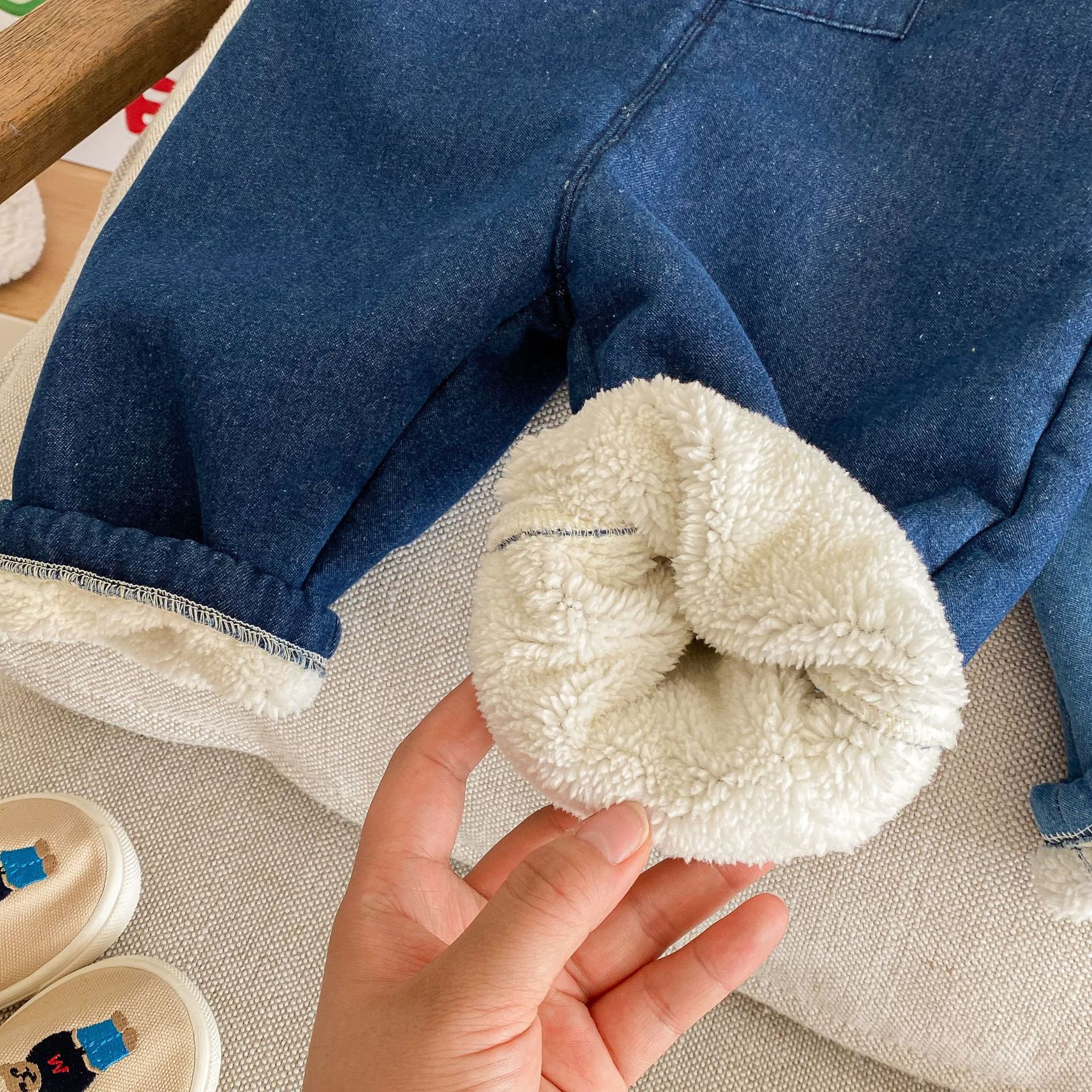 Children's fleece jumpsuits 0-5 years old winter girls' fashionable solid color overalls boys' trendy pants AK501 Application Scenario