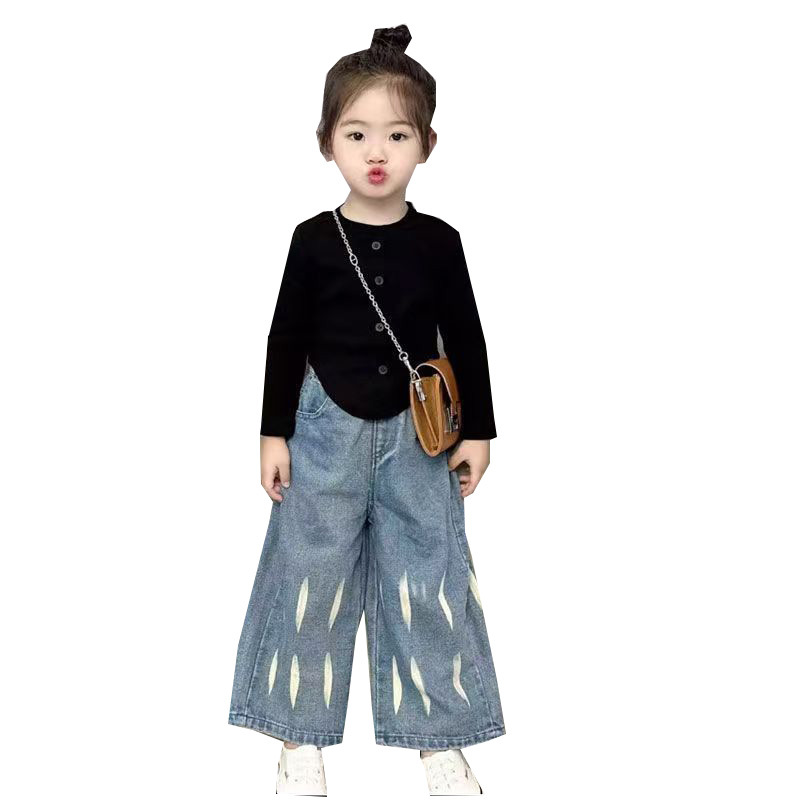 A stylish autumn outfit for girls, a two-piece set of Korean-style girls' base shirt and wide-leg jeans Item Picture