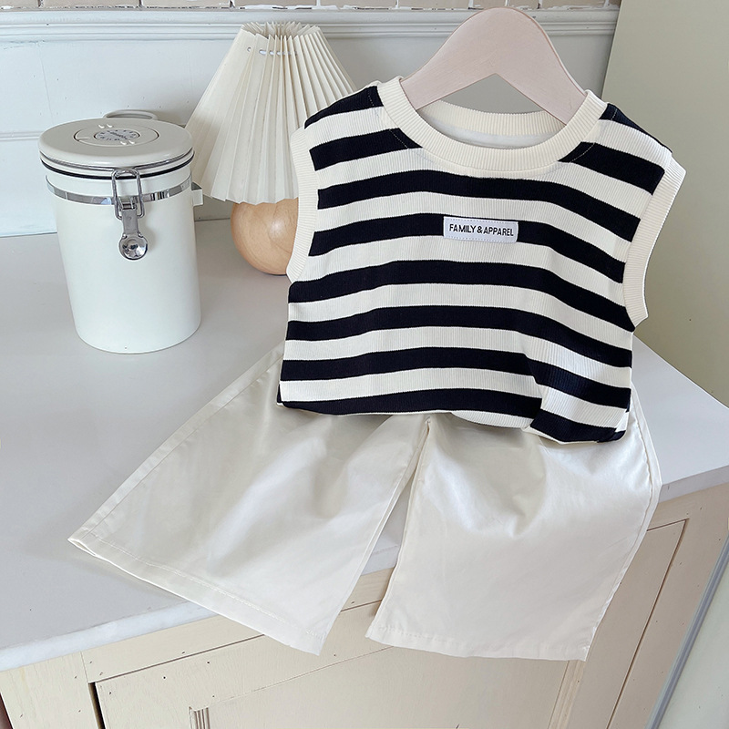 Summer new children's tops: Girls' striped sleeveless label vest, Korean-style baby casual round-neck base vest full figure