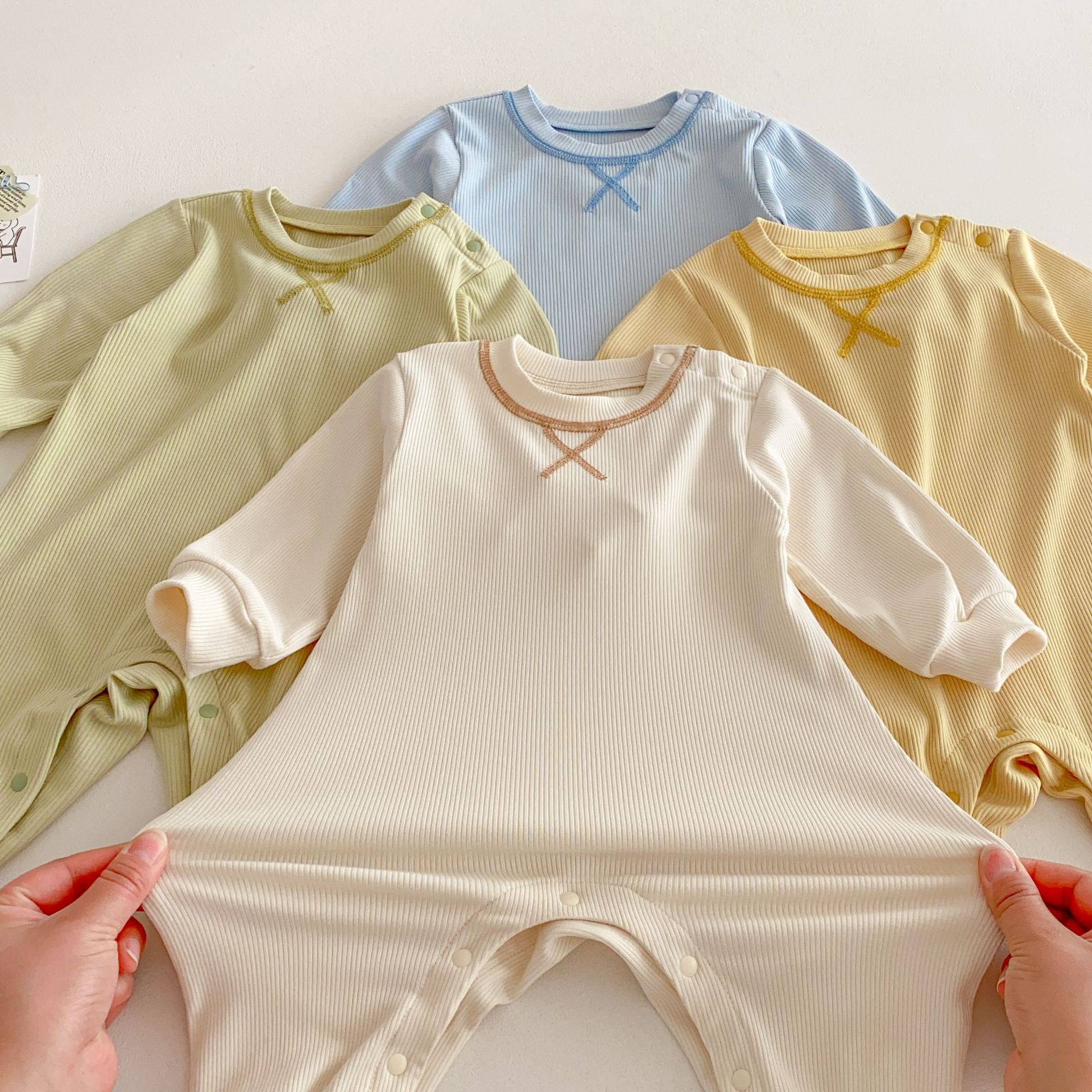 Baby solid color one-piece suit 2025 new spring baby Korean style candy-colored Ha clothes for newborns to go out Specification drawing