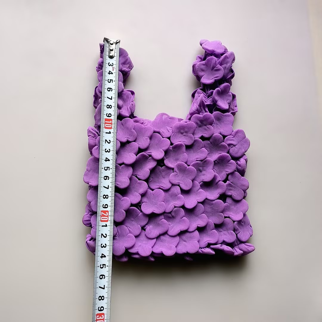 Best-selling Japanese and Korean bubble bags, durian bags, pineapple bags, travel handbags, chiffon women's bags, yoga bags, multi-functional portable travel bags, travel bags Application Scenario