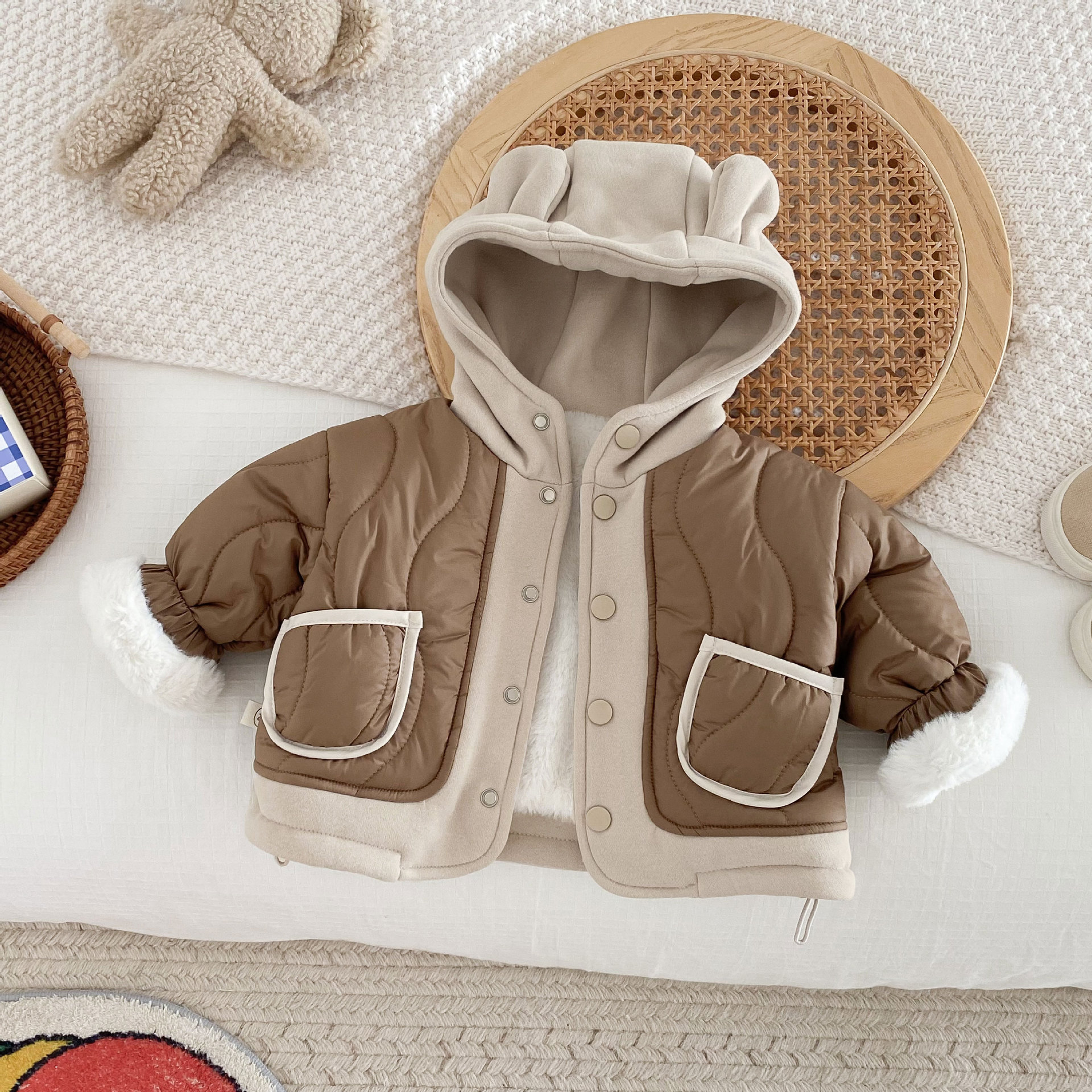 Children's Korean-style cotton-padded jacket for 0-5 years old, winter boys' color-blocked thickened hooded top, baby winter clothing trend AY338 details Picture