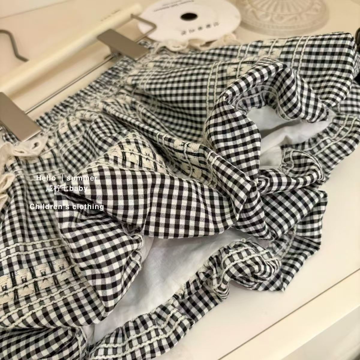 Girls' Summer Bow Vest Set 2025 Fashionable checked Shorts Stylish Set New Summer two-piece set Application Scenario