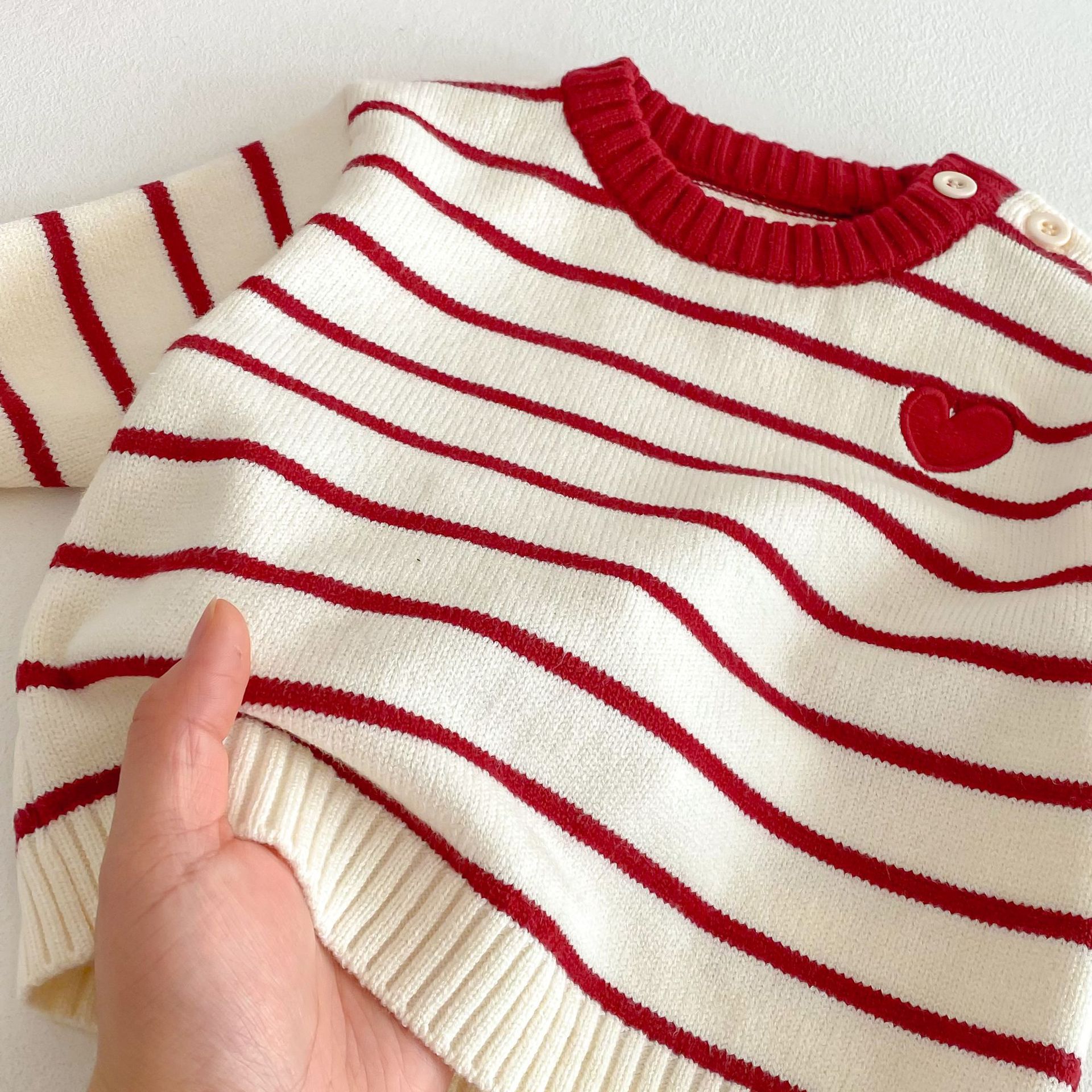 Children's thickened sweater for winter 2025 new style, girls' striped knitted pullover, baby New Year greeting dress, first birthday dress Application Scenario