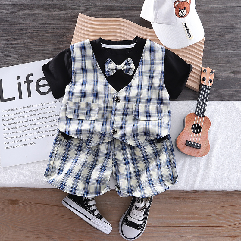A cool KC gentleman's checkered short-sleeved top for boys, 2024 summer new style Korean children's clothing set wholesale Specification drawing