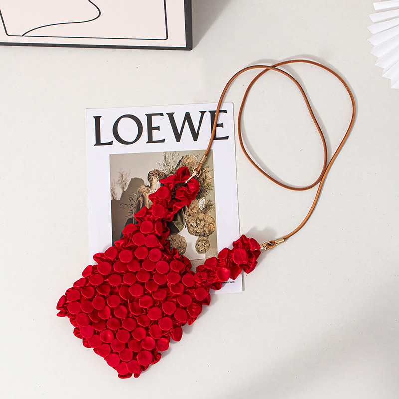 Best-selling Japanese and Korean bubble bags, durian bags, pineapple bags, button copper wallets, travel bags, women's totes, yoga bags, casual, portable and multi-functional travel bags, leather goods and luggage detail image 17