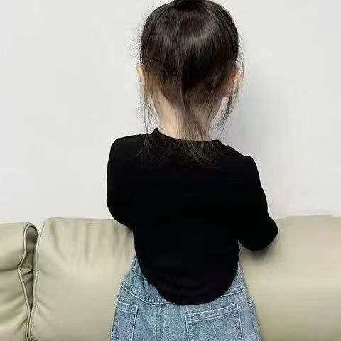A stylish autumn outfit for girls, a two-piece set of Korean-style girls' base shirt and wide-leg jeans details Picture