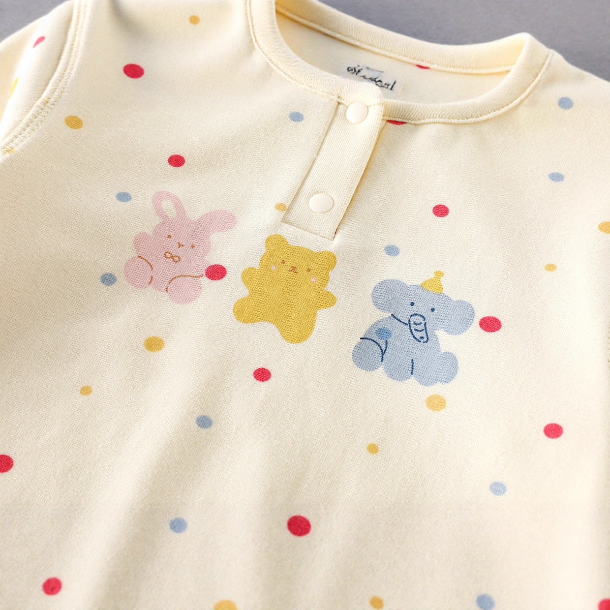 Baby polka dot jumpsuit 2025 new autumn style, super cute cartoon crawling suit for baby girls, first birthday clothing trend for newborns Application Scenario