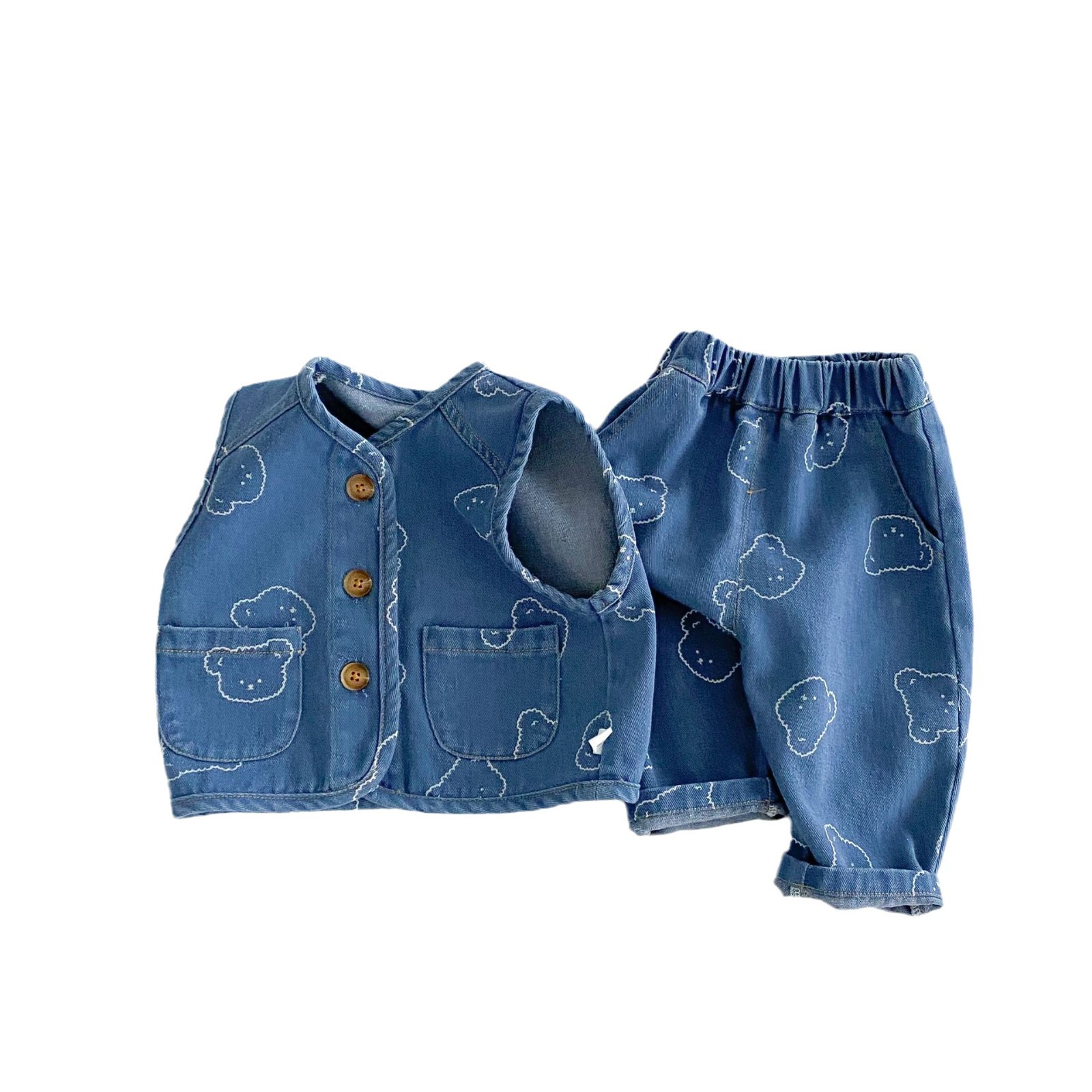 The new spring style of children's bear vests in 2025, featuring a simple full-printed bear cardigan for boys, is a trendy and stylish vest Item Picture