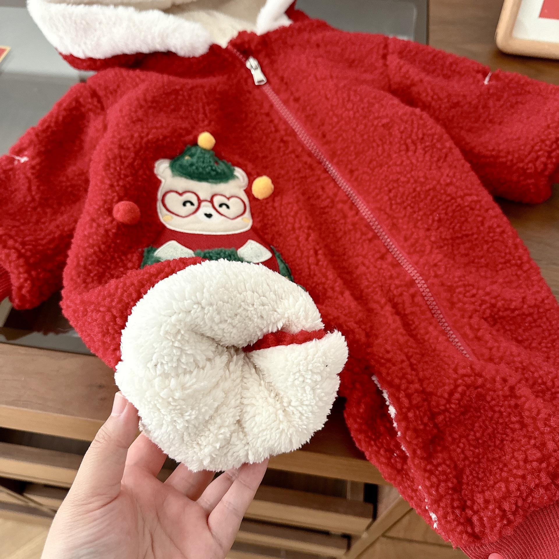 Baby's stylish little bear crawling suit for winter babies aged 0-2, thickened MAO MAO Ha Yi baby one-piece suit for Christmas AL748 Application Scenario
