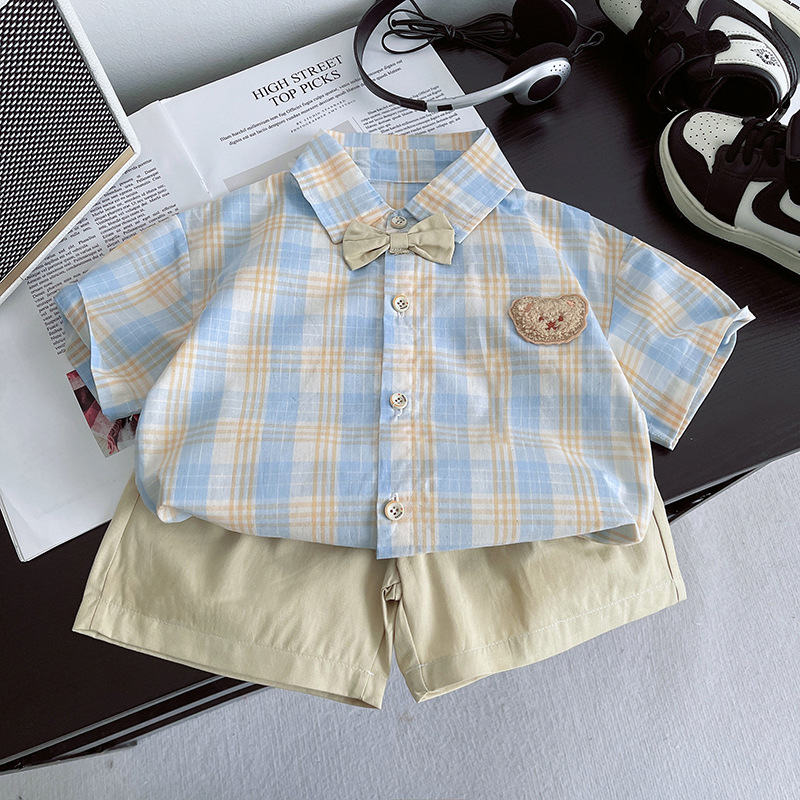 A new summer set for boys, featuring a stylish children's short-sleeved shirt with a checkered pattern and a cool two-piece Korean-style baby summer outfit details Picture