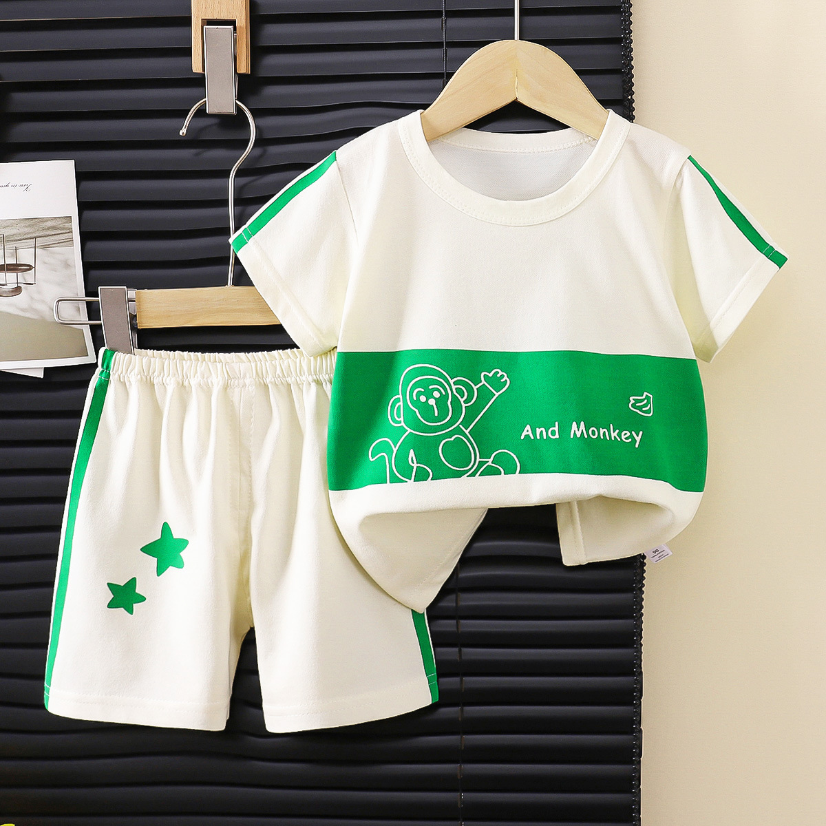 2025 New children's short-sleeved set, striped T-shirts for girls and boys, summer baby clothes, Korean-style children's clothing Application Scenario