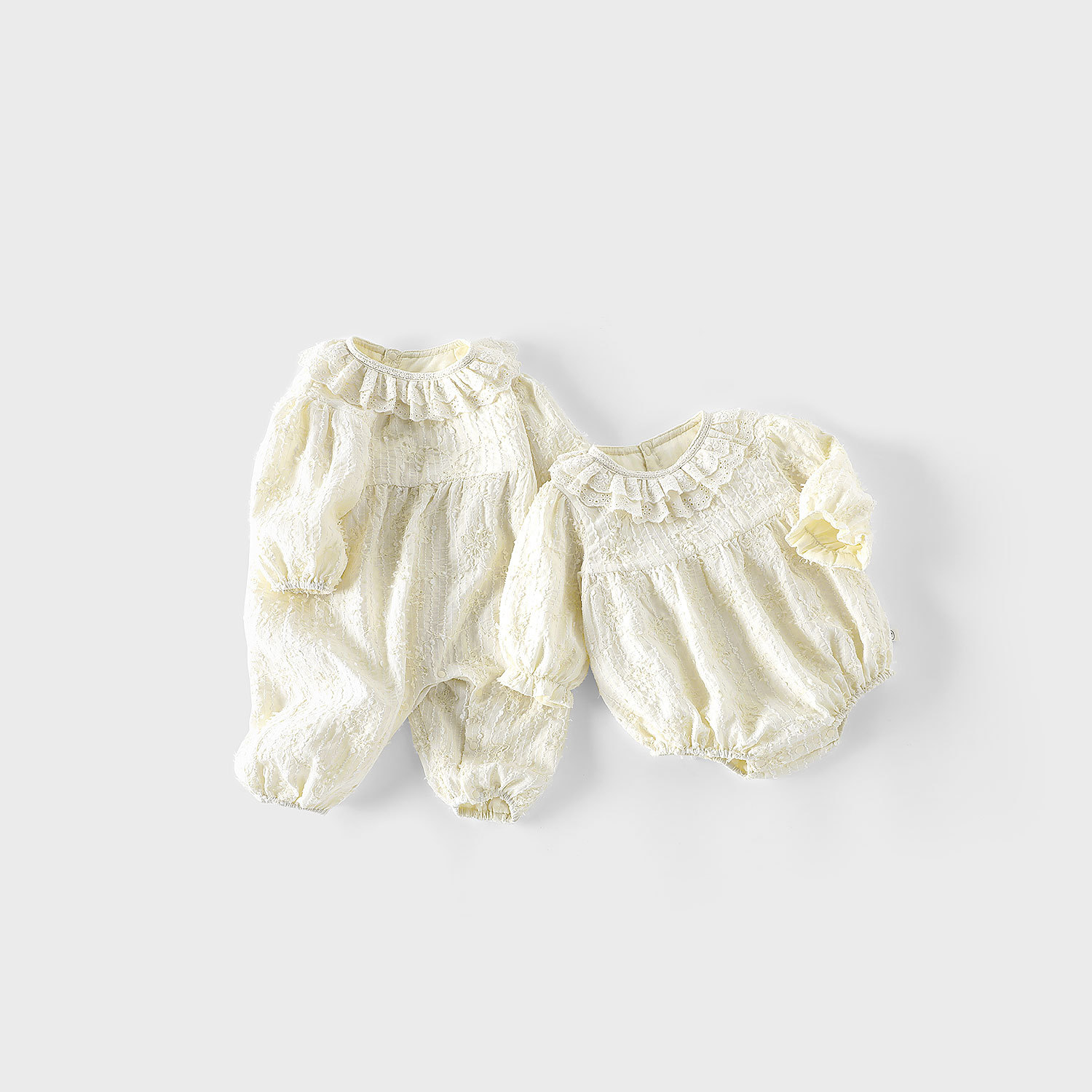 Baby Korean-style one-piece suit 2025 new autumn baby lace collar solid color crawling suit New baby first birthday clothing trend full figure