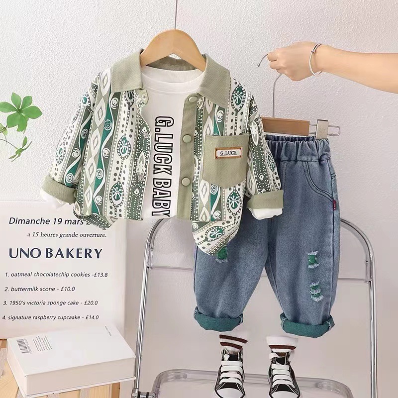 Spring and Autumn cardigan three-piece set for boys, 2023 new style cool and stylish autumn casual Korean-style children's clothing full figure