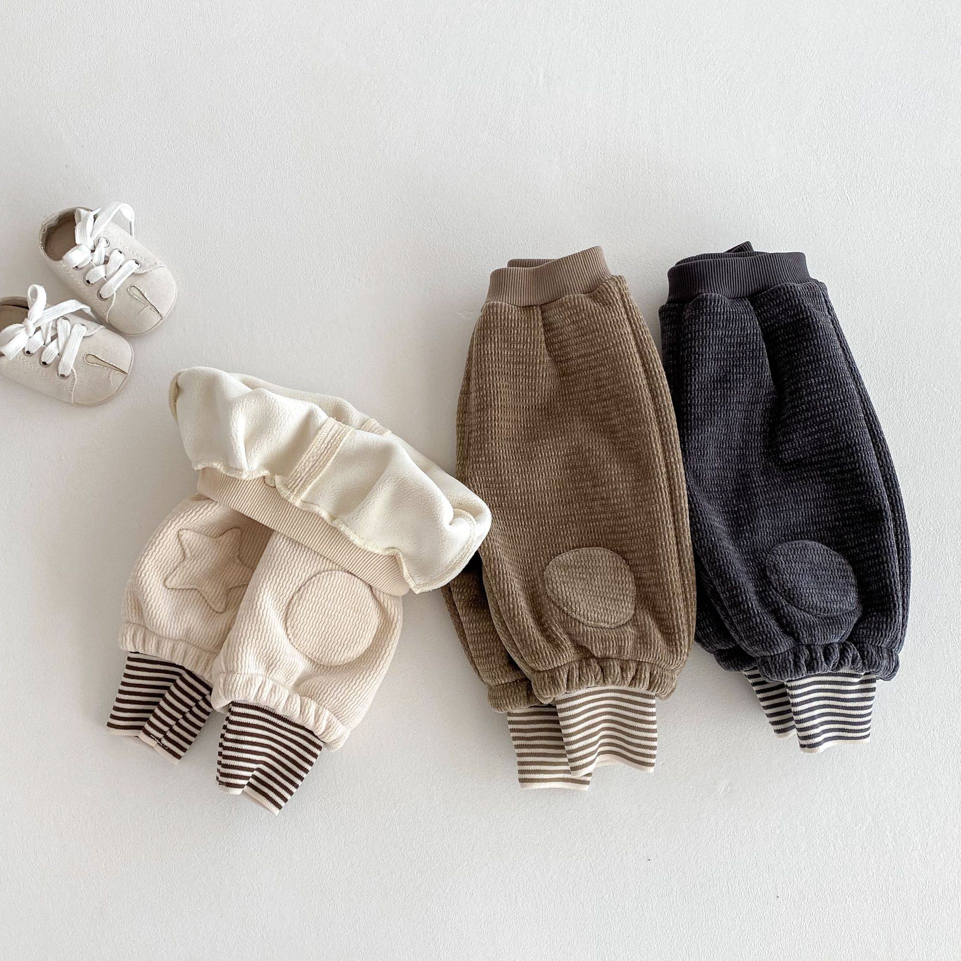 Children's European cotton fleece pants for 0-5 years old winter girls' fashionable solid color fleece casual pants for boys' winter wear trend AK472 full figure