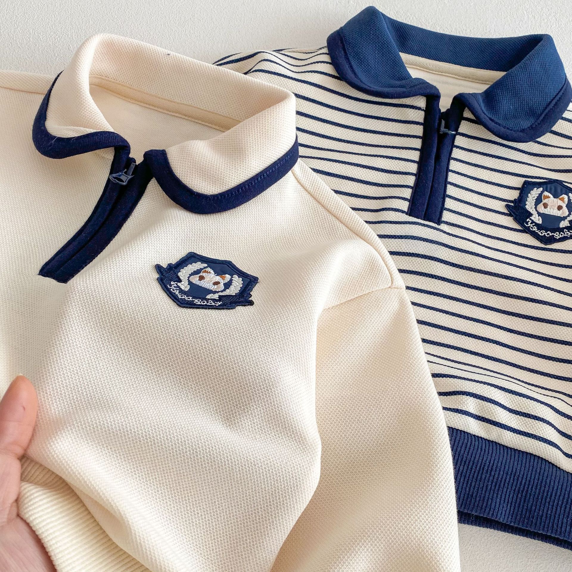 Children's school-style sweatshirt 2025 New spring style for boys, cool and stylish striped polo shirt with stickers, baby sweatpants Specification drawing
