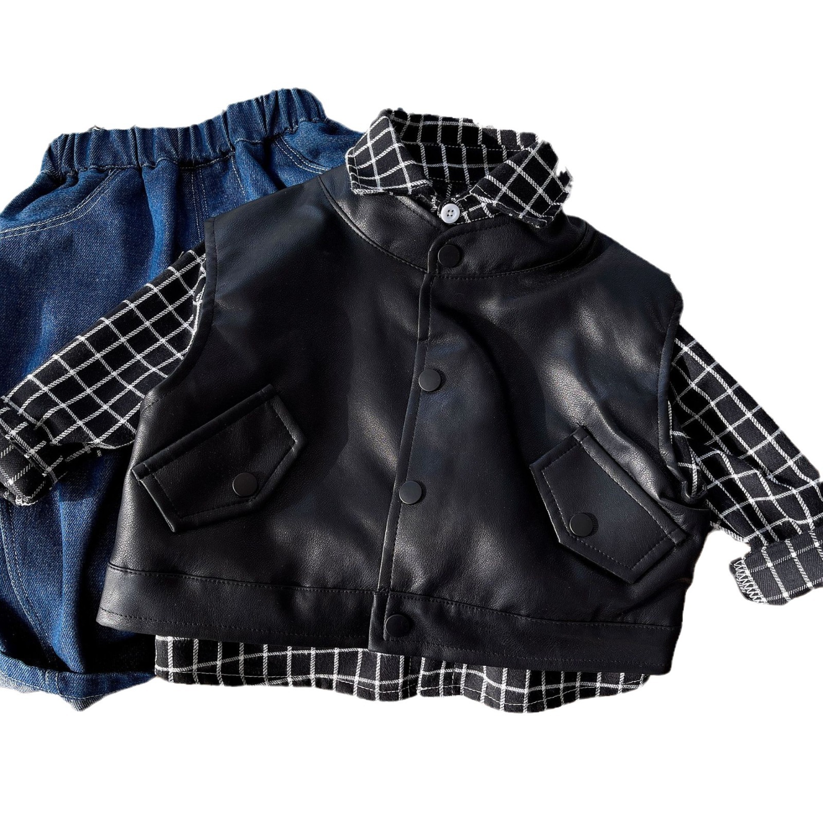 The 2024 autumn new leather vest three-piece boys' set, leather jacket, vest and shirt set, is fashionable and trendy for boys Item Picture