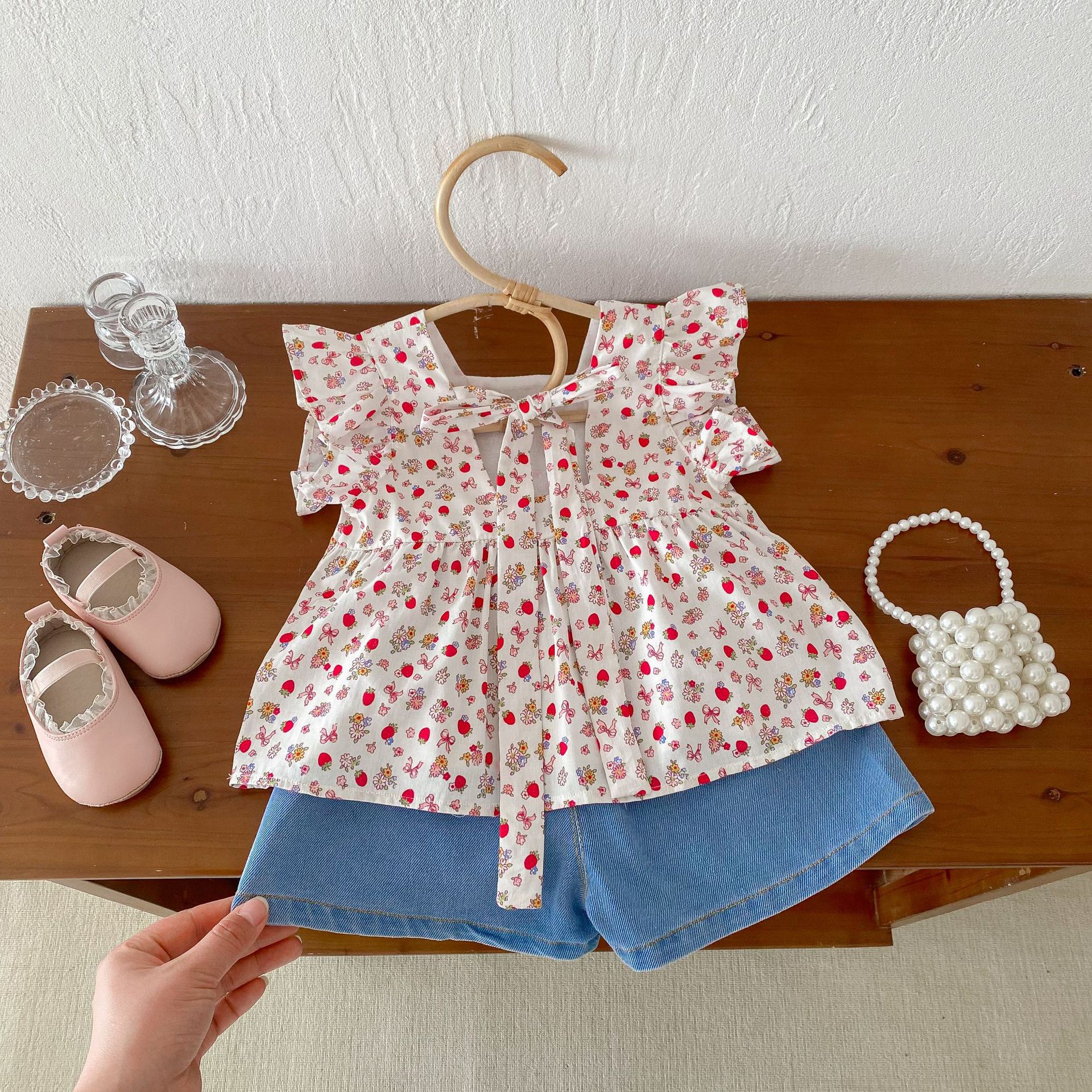 Girls' flying sleeve baby shirts for 0-5 years old summer, Huzhou Zhili girls' baby flower shirts, baby summer clothing trend BY215 Specification drawing