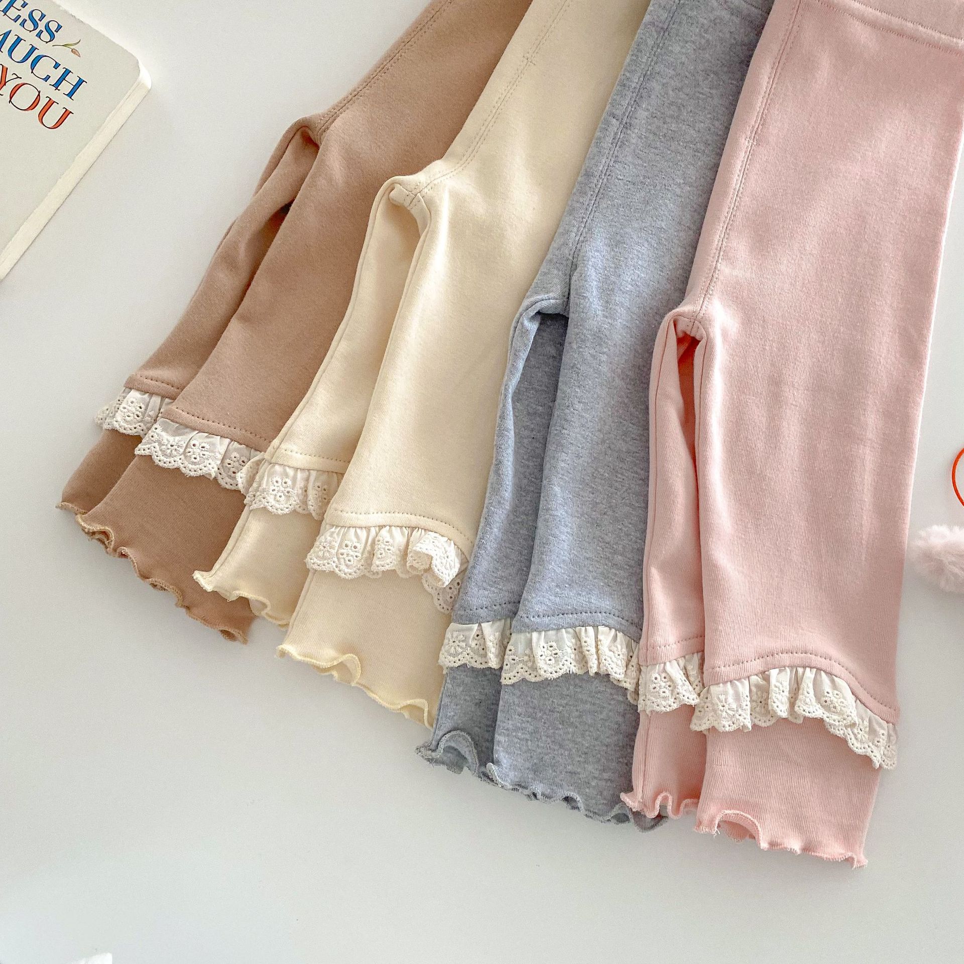 Simple leggings for girls, 0-5 years old, 2025 new spring baby ribbed pants, children's stylish Korean-style spring wear Application Scenario