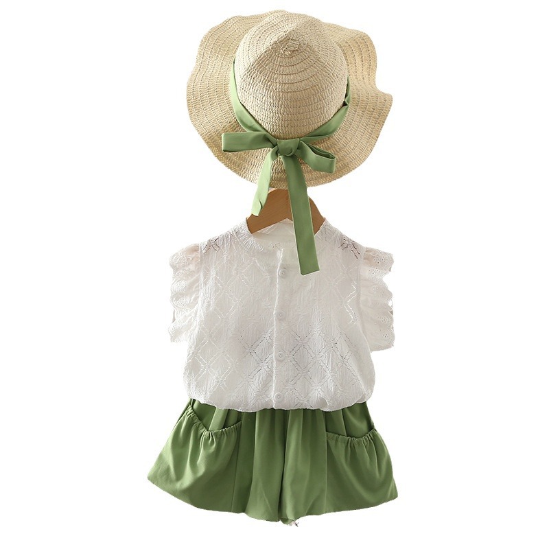 A new Korean-style children's stylish set for summer, featuring a lace vest and flower bud shorts for girls and babies Item Picture