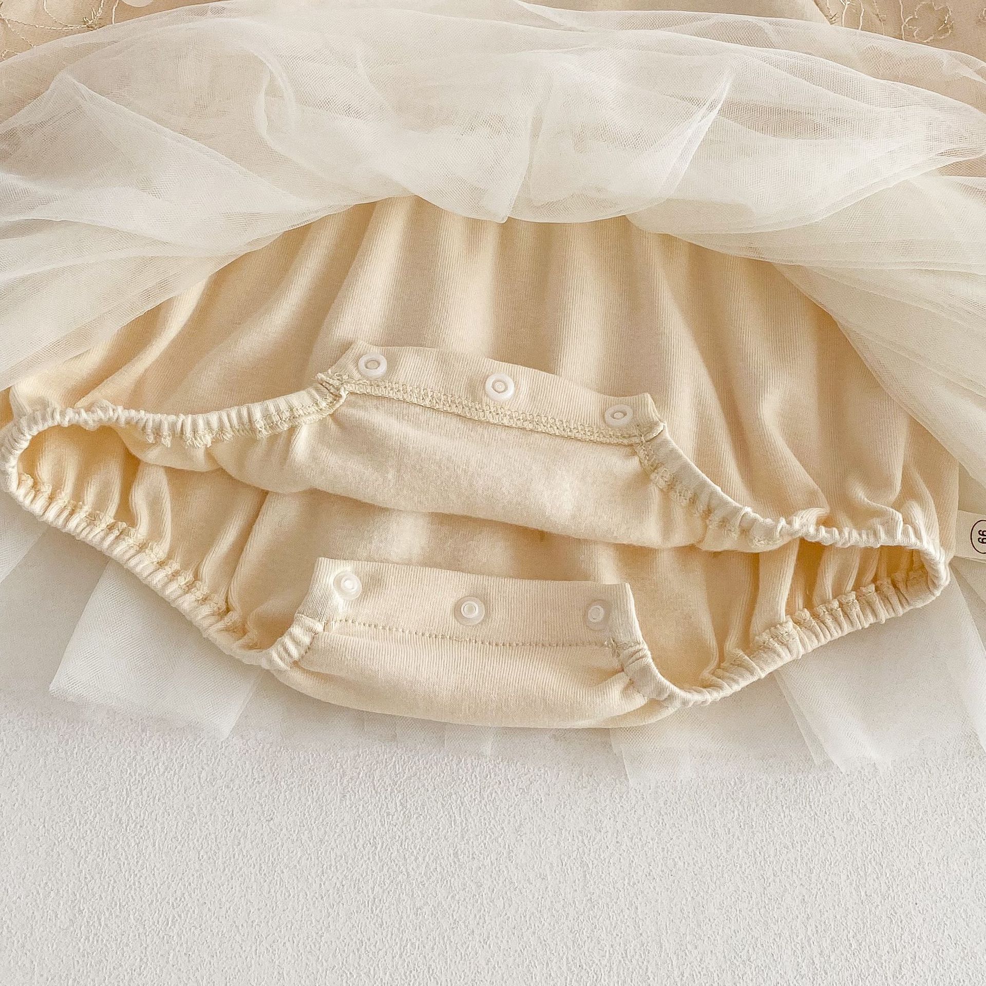 Baby Net wrapping dress 2025 New Spring Huzhou Zhili Children's Clothing Baby solid color wrapping dress baby clothes Application Scenario