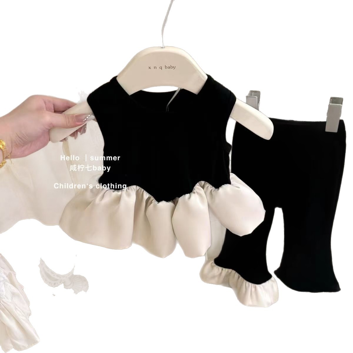 The 2025 Black Swan Girls' Set, a stylish summer new lotus leaf lace vest for girls, is a micro-horn Internet celebrity Item Picture