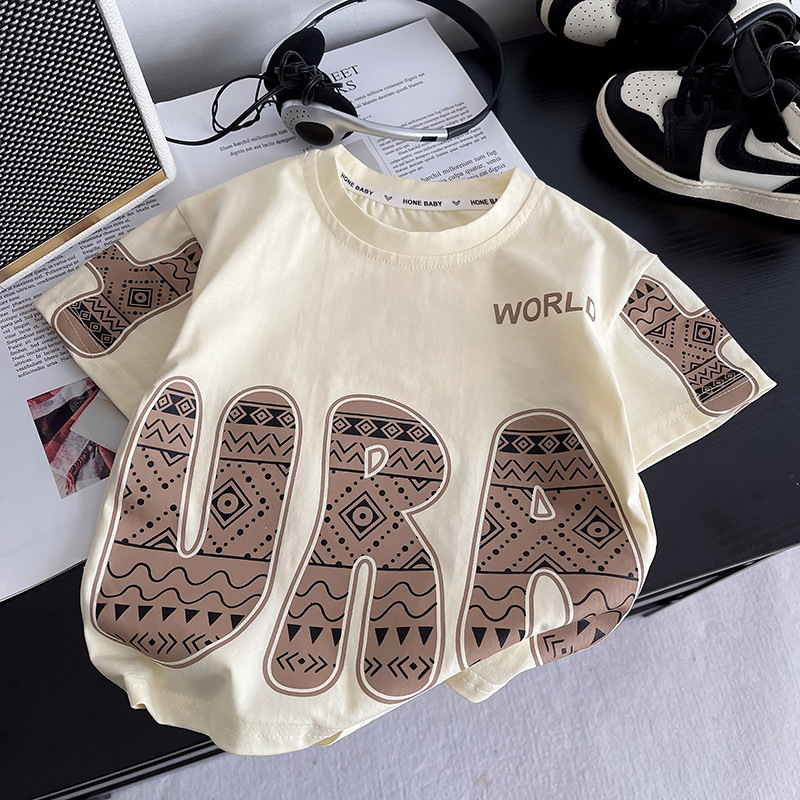 Boys' short-sleeved T-shirt set, cool and stylish Summer 2025 New style 3 Children's wear, baby sports summer wear, stylish two-piece set Application Scenario