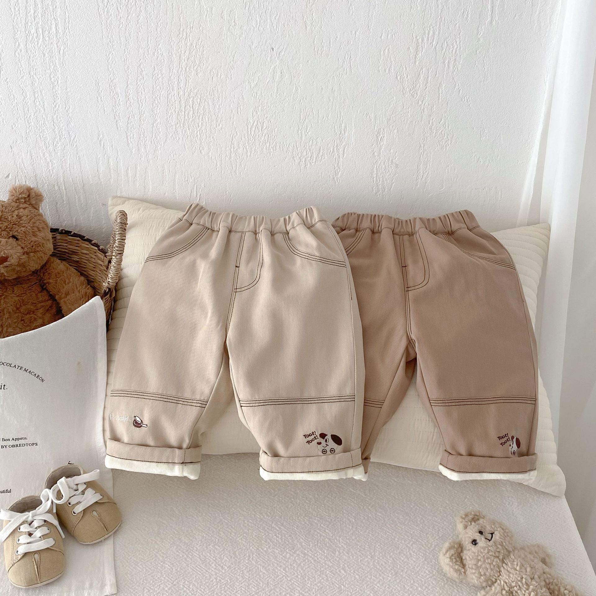 Boys' Korean-style fleece pants, winter A-class baby fleece work pants, children's fashionable embroidered cartoon pants AK514 details Picture