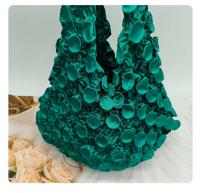 Best-selling Japanese and Korean bubble bags, durian bags, pineapple bags, button copper wallets, travel bags, women's totes, yoga bags, casual, portable and multi-functional travel bags, leather goods and luggage detail image 12