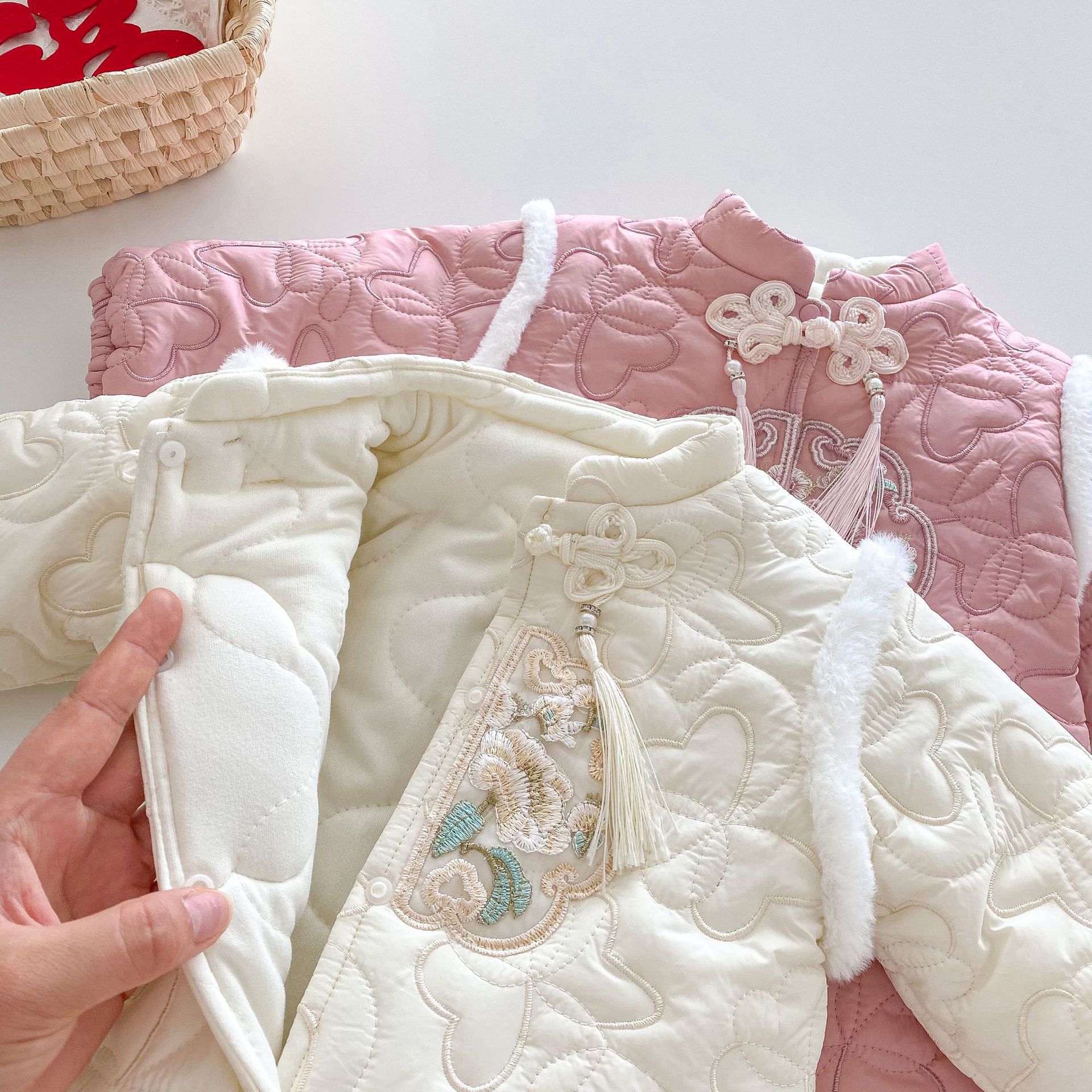 Baby retro New Year greeting dress, Winter A-class baby super cute cotton-padded jumpsuit, embroidered thickened first birthday dress AL736 Application Scenario