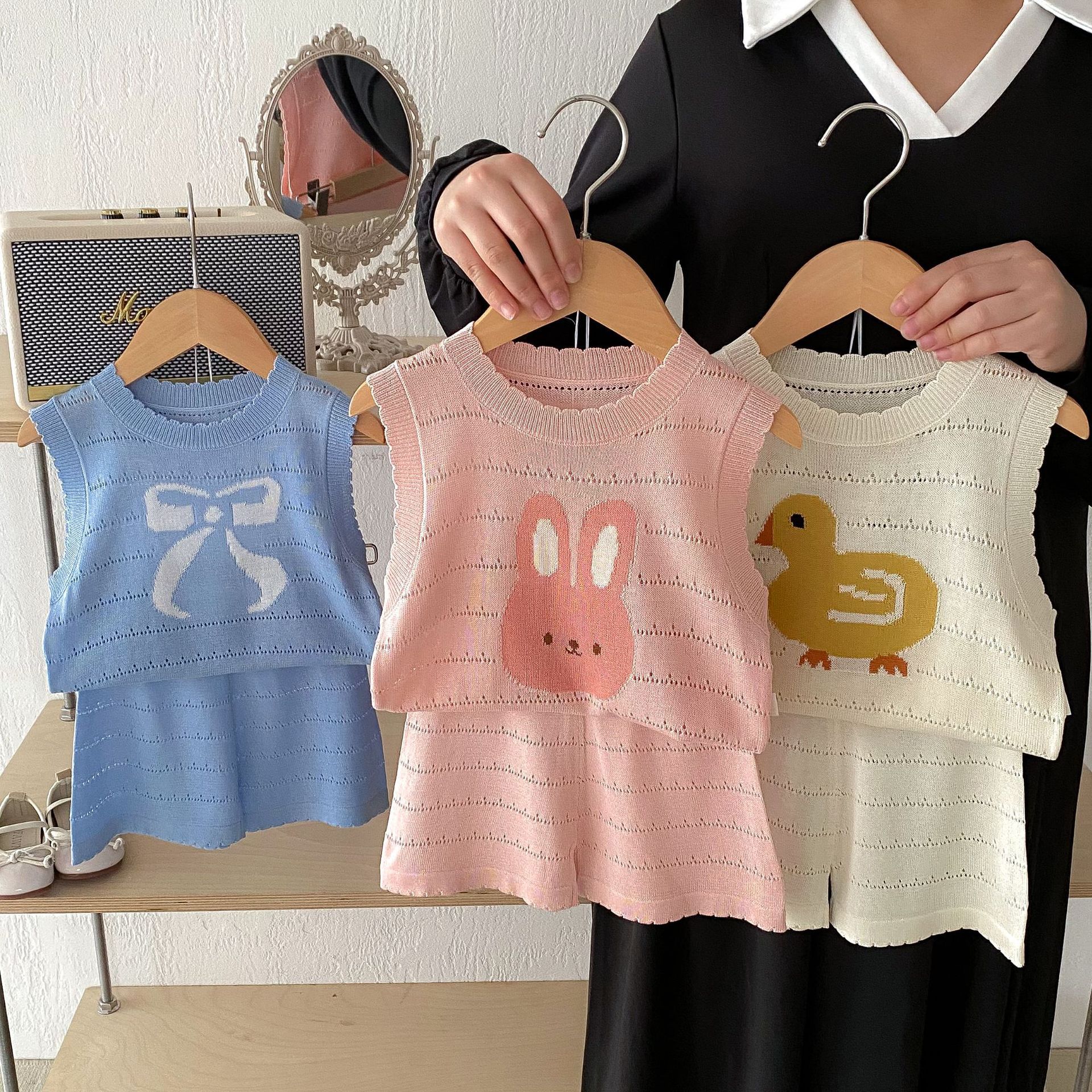 Customized Link: Children's knitted set, 0-5 years old girls' sleeveless top, boys' shorts two-piece set, thin AT132 details Picture