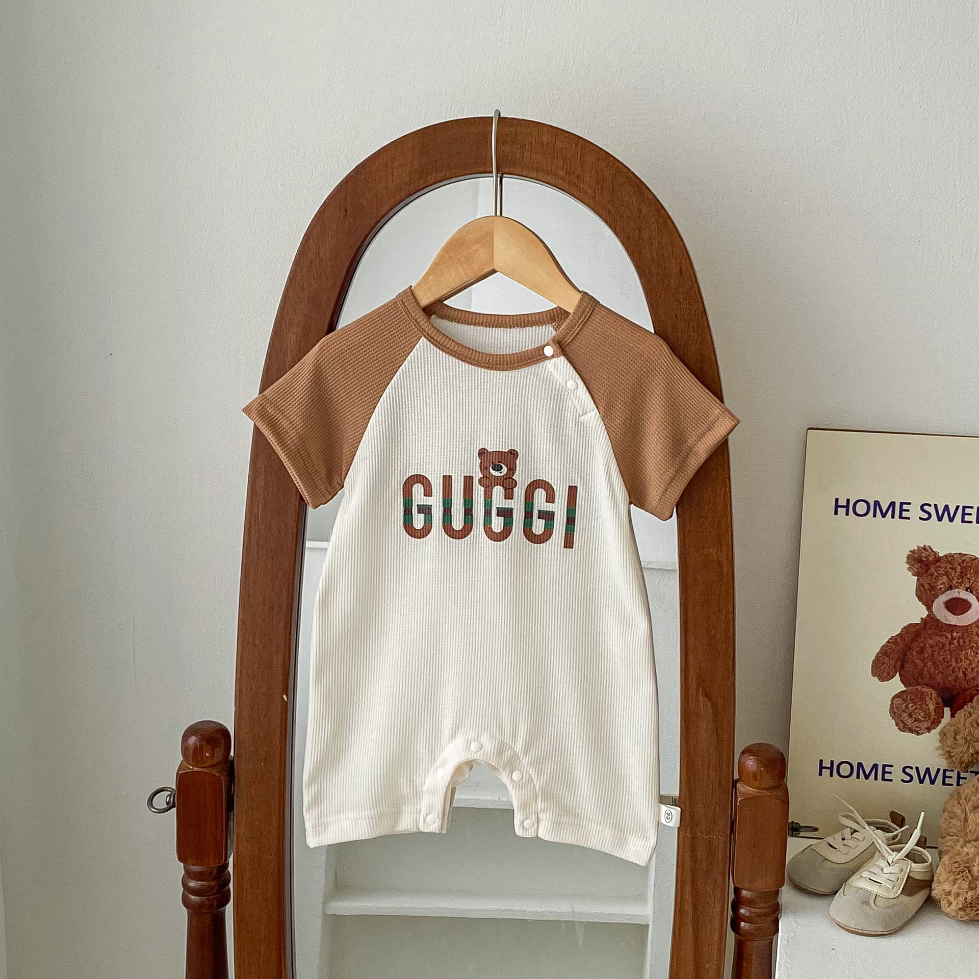 Baby letter Ha Yi, 0-2 years old summer boy and girl cartoon bear one-piece suit, baby wrap coat trendy AL546 details Picture