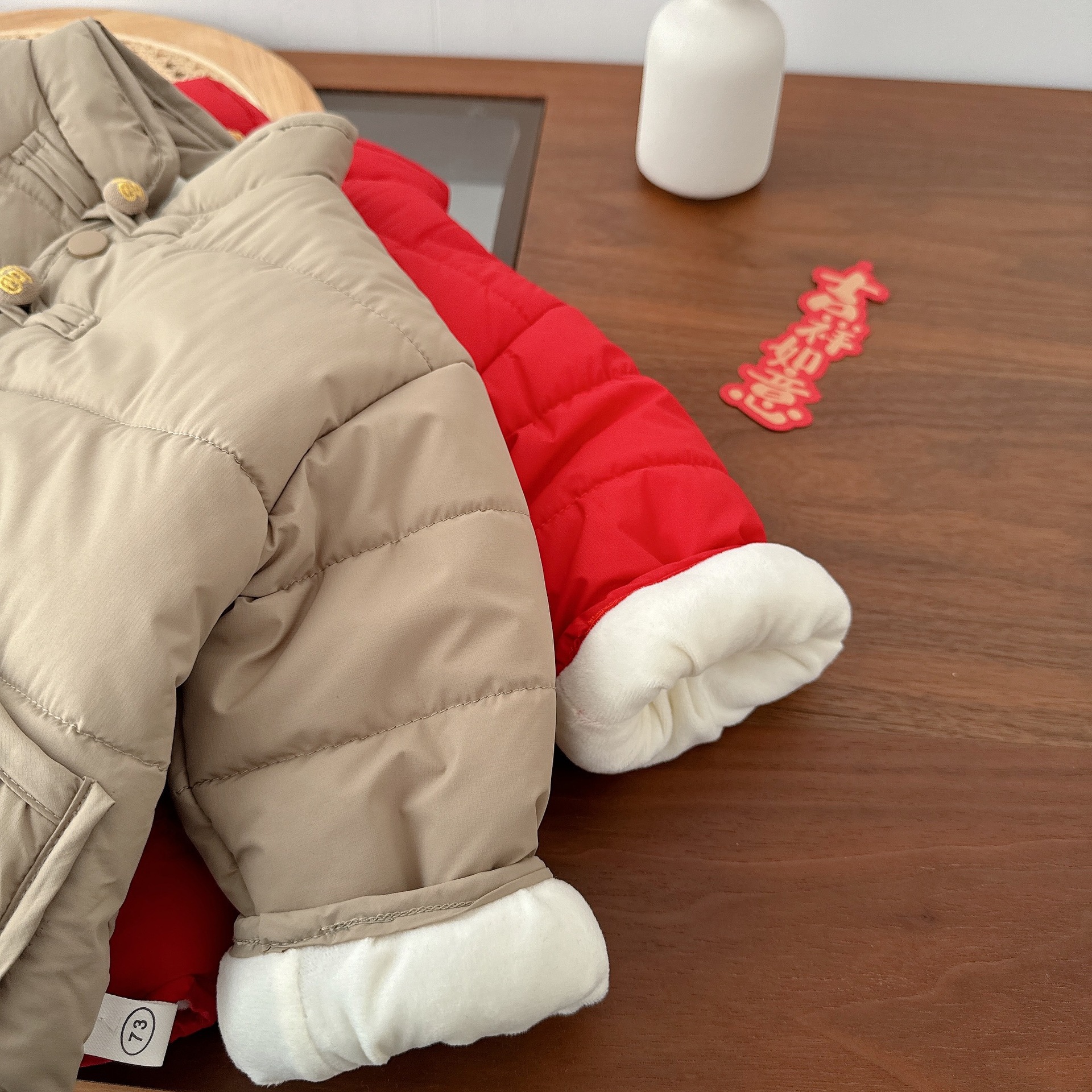 Children's thickened New Year greeting clothes, winter cotton-padded clothes for boys and girls aged 0-5, with slanted lapels and buttons, winter cotton-padded clothes for infants, WY012 Specification drawing