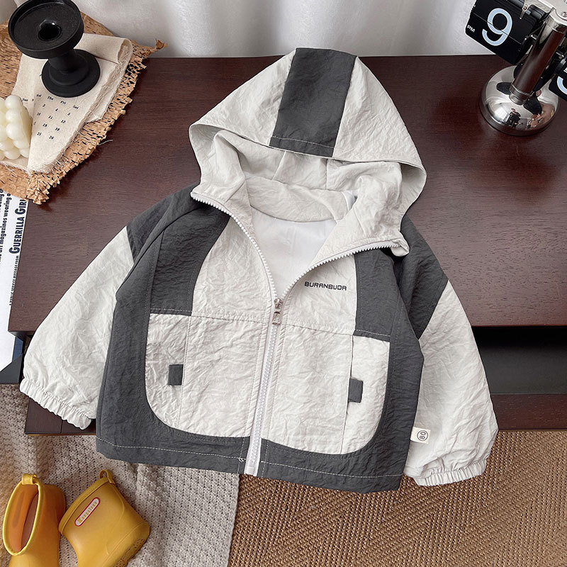 The new Korean-style children's color-blocking hooded jacket for autumn is trendy, featuring shoulder sleeves for boys and girls Item Picture