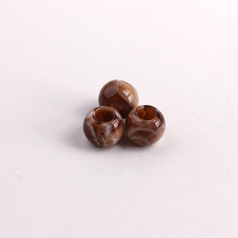 The large-hole round beads imitate the effect of jade details Picture