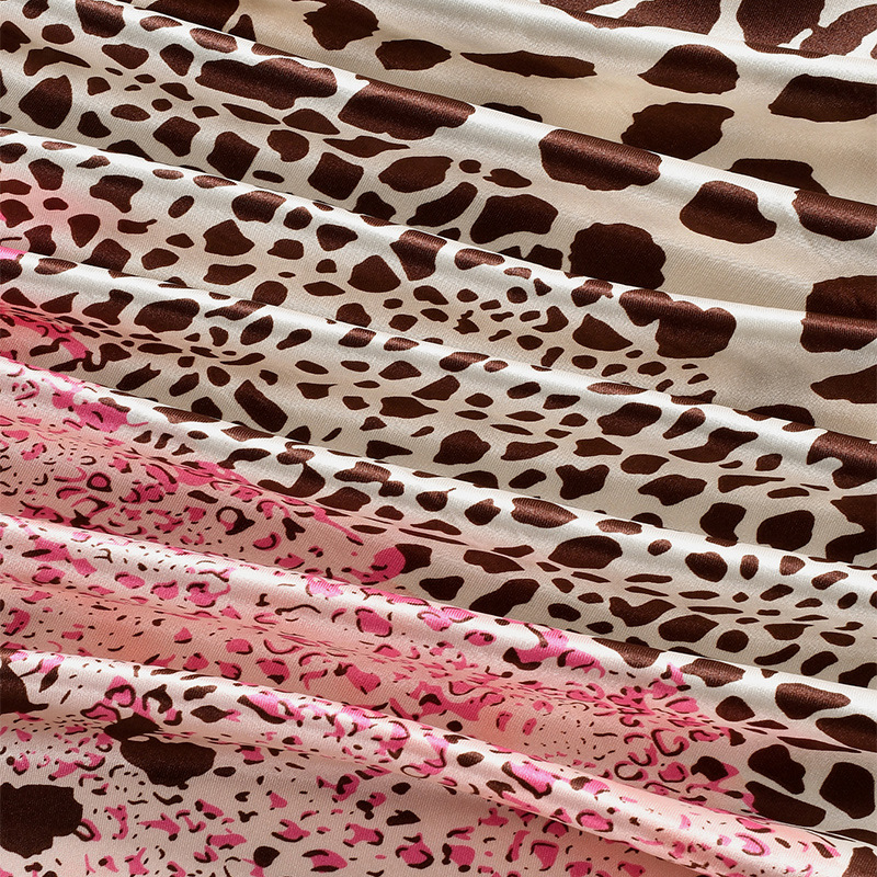 Cross-border bestseller Autumn new leopard print color-blocking 90cm square scarf, European and American fashionable style scarf, headscarf and shawl details Picture