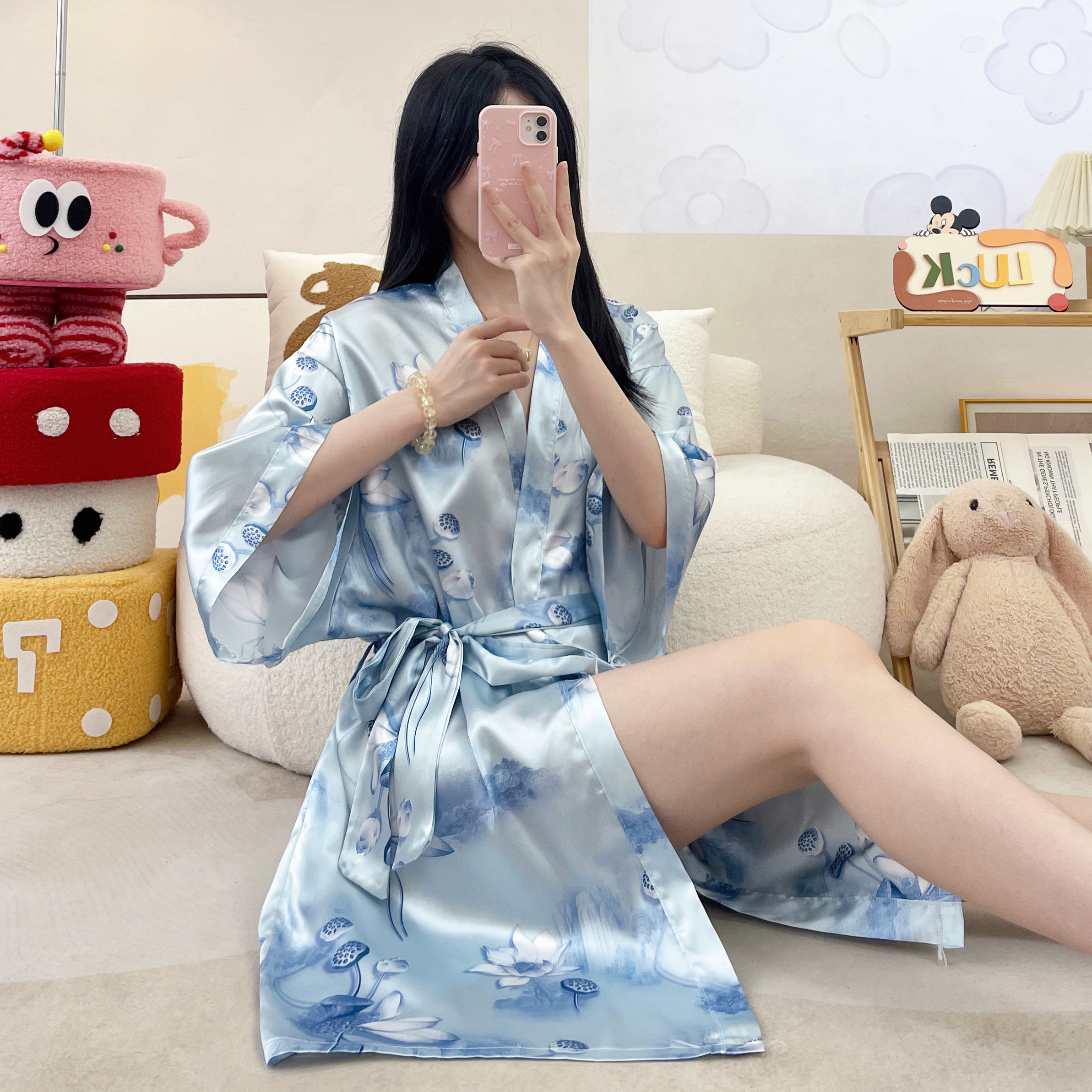 Women's home wear, pajamas, women's three-piece set, sexy flannel children's pajamas set, comfortable and casual silk home clothing