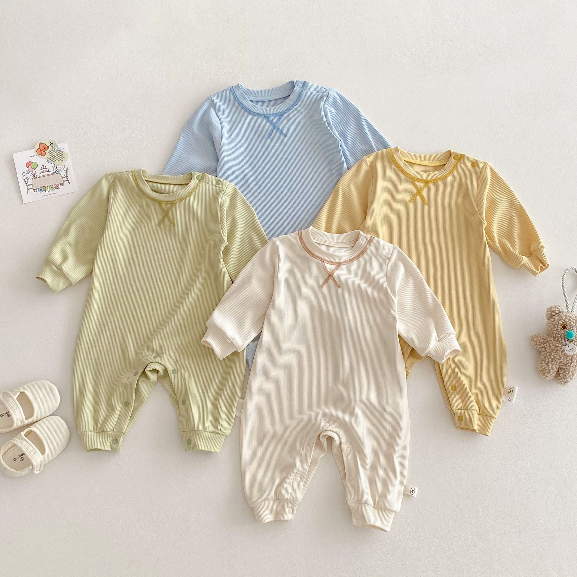 Baby solid color one-piece suit 2025 new spring baby Korean style candy-colored Ha clothes for newborns to go out details Picture
