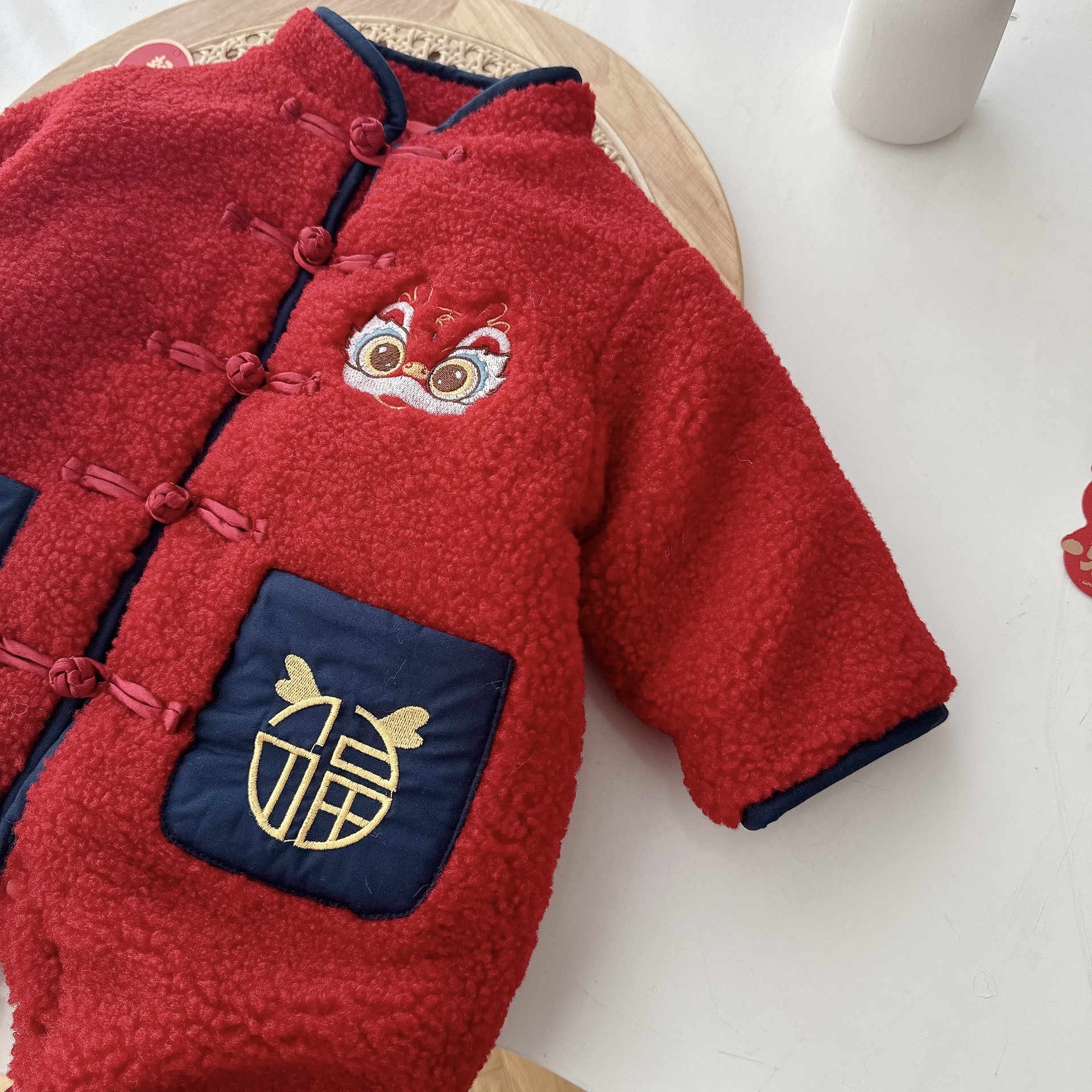 Baby embroidered cotton-padded New Year greeting clothes, super cute thick one-piece suit for winter A-class babies, baby New Year clothes AL443 Application Scenario