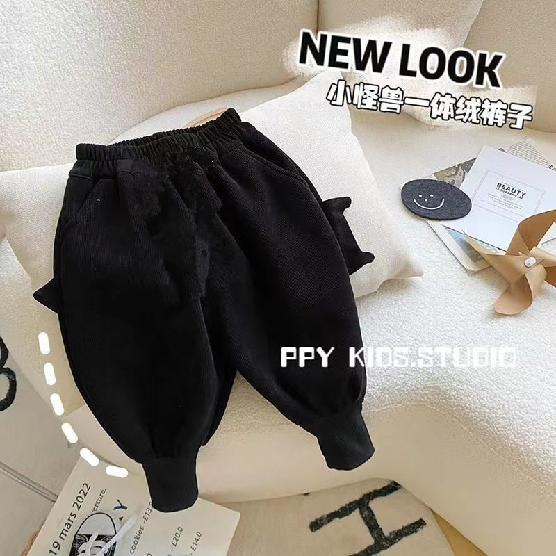 Boys' fleece pants, winter clothes, children's winter style warm sweatpants, one-piece fleece baby winter casual thickened lantern pants details Picture