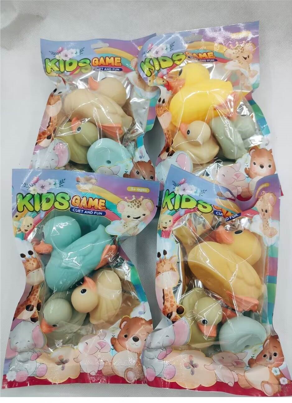 搪胶捏捏叫宠物玩具 发泄 洗澡戏水玩具 盲袋彩袋包装搪胶鸭