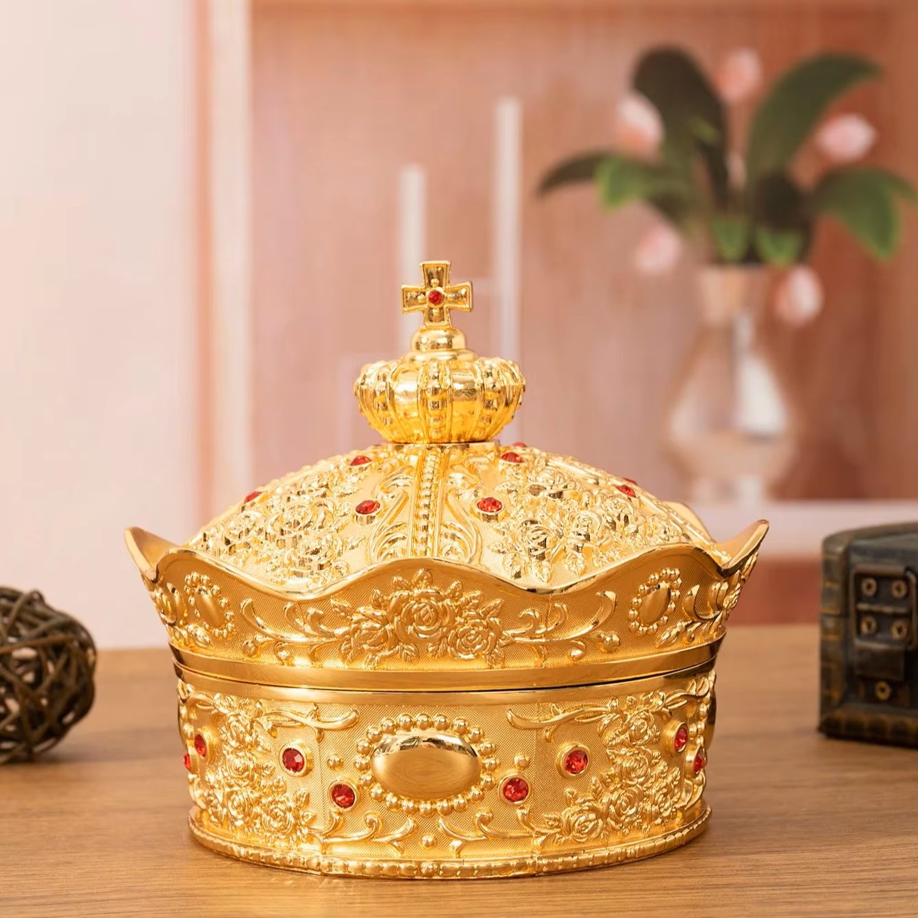 金色大型复古欧式皇冠钻石首饰盒玫瑰雕刻首饰十字存储盒金属材料高档礼品