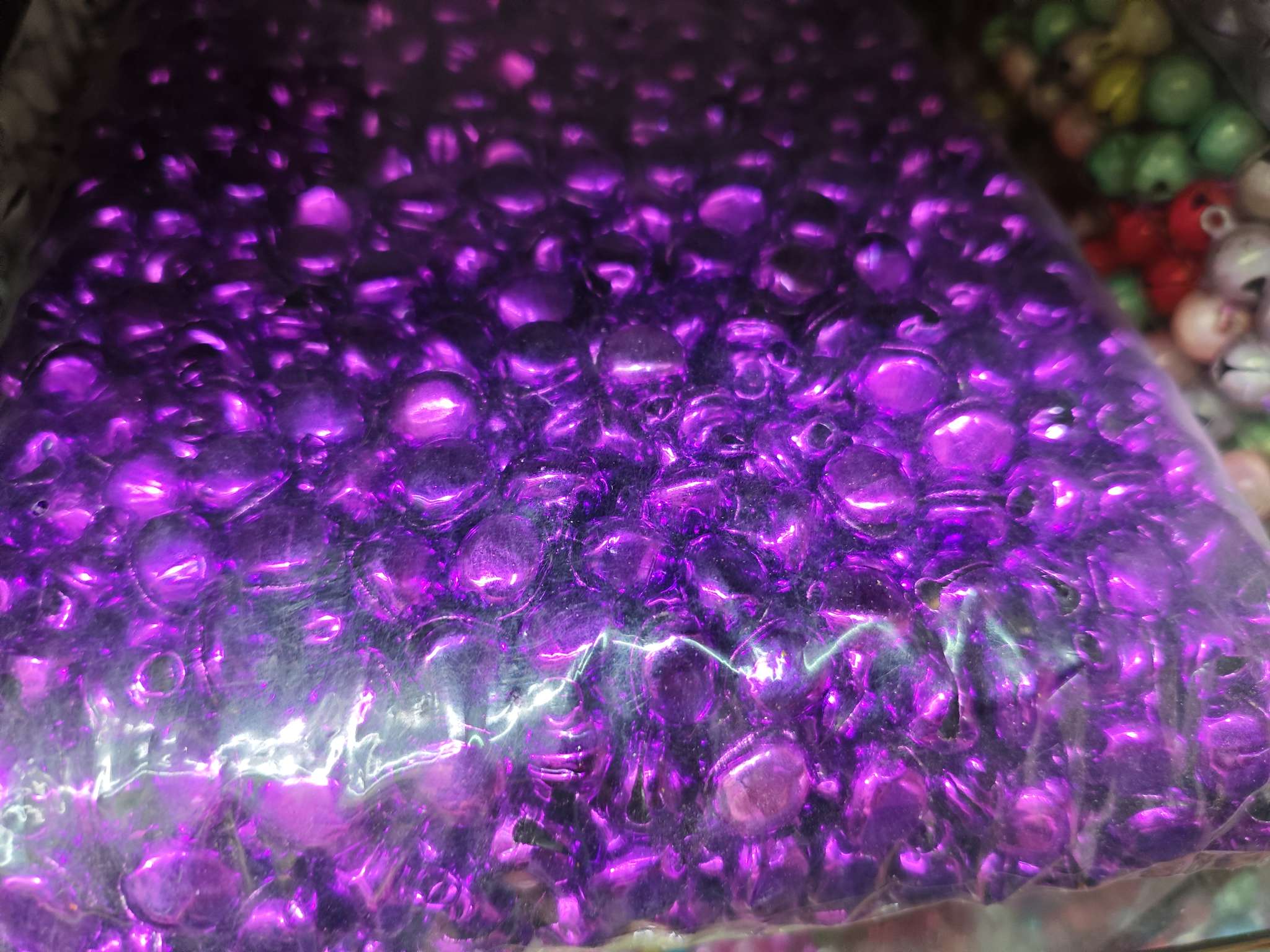 The 2025 new high-quality bell fish mouth bell in deep purple can be used as Christmas items, car pendants, Chinese knot pendants, and is specially designed for bracelets and necklaces. There are various styles available and the prices are reasonable. , details Picture