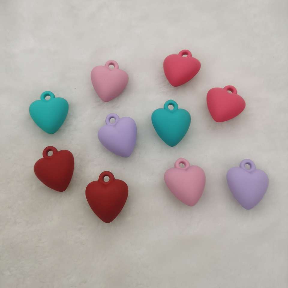 New Korean version lacquered hand feel paint heart-shaped keychain, woven rope bag pendant, personalized and versatile set, 200 pieces per package Specification image